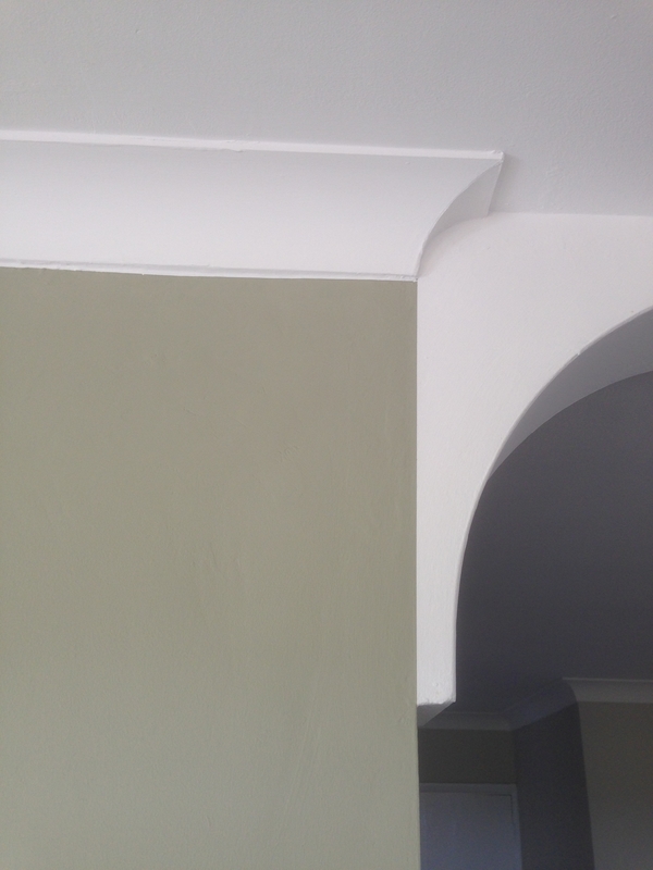 Wall and coving detail - Dulux emulsion